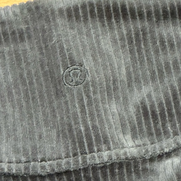Brand New Lululemon Scuba MR Mini Skirt, Velvet Cord - Picture 6 of 8